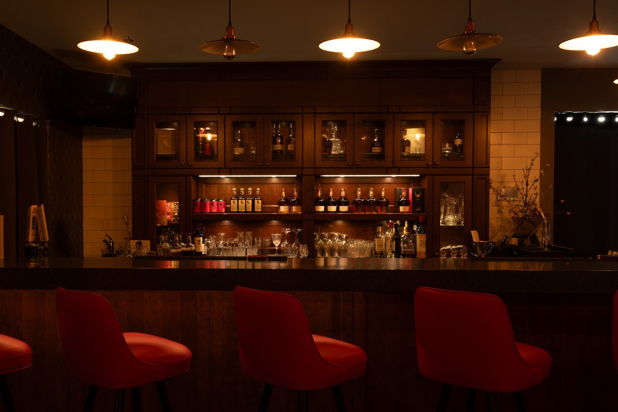 Romero Lounge & Cocktail Bar, Bar in Calgary
