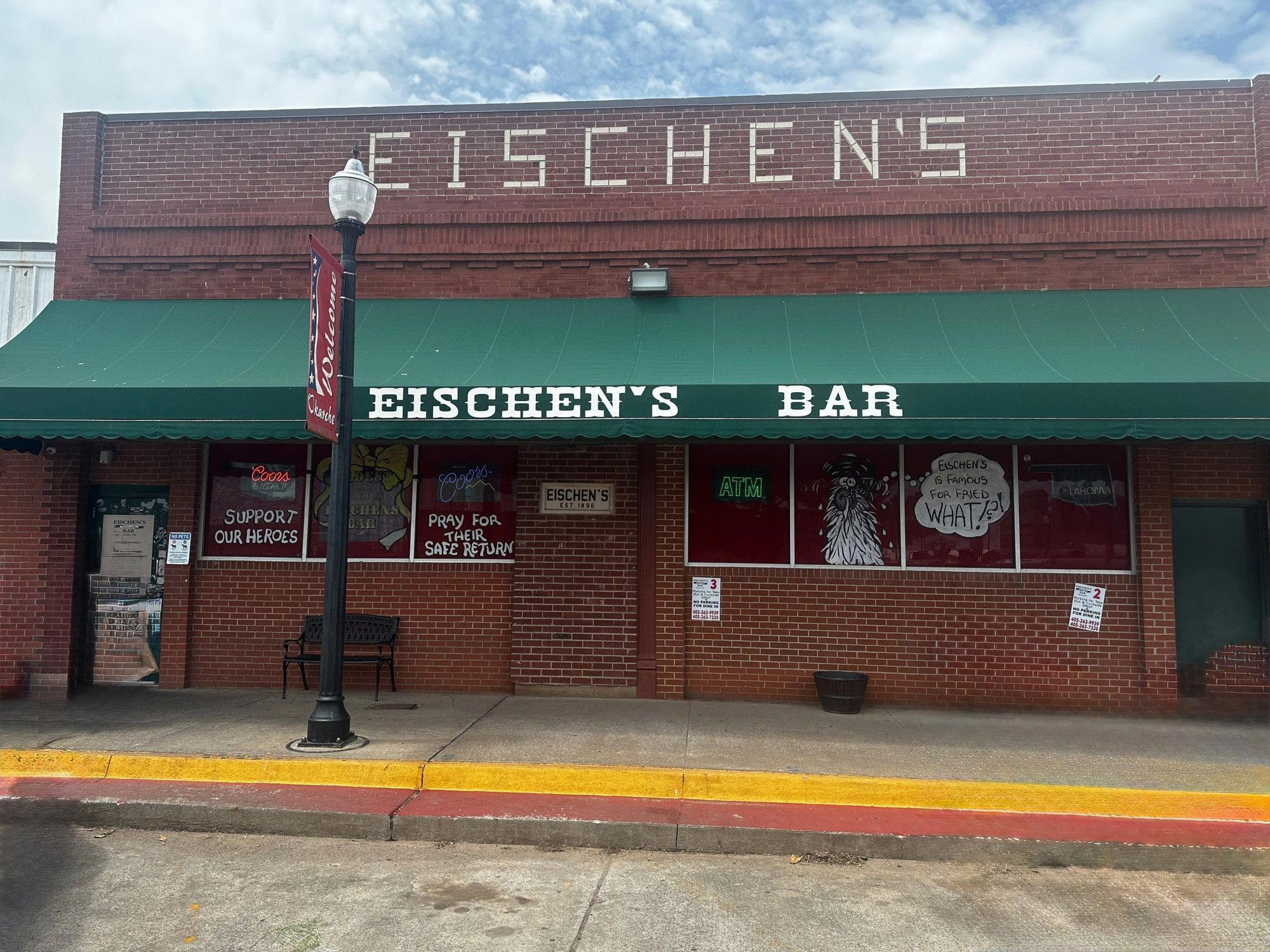 Eischen's Bar & Grill bar in Okarche, United States