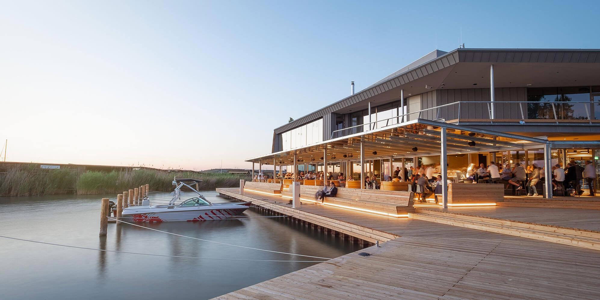 Fritz Bar am Wasser bar in Weiden am See