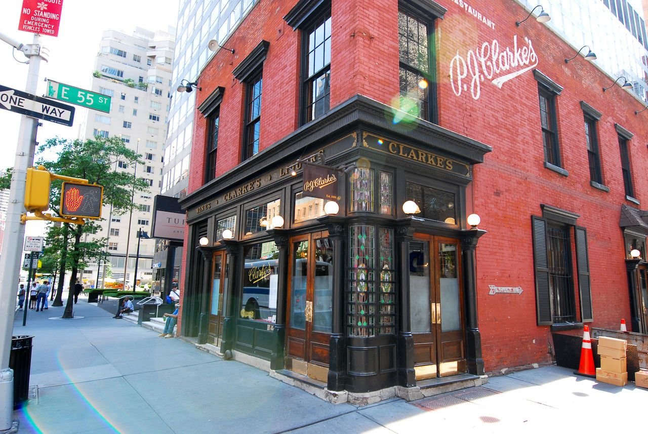 P.J. Clarke's Third Avenue, Bar in New York City