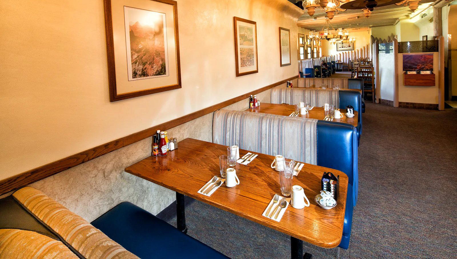 Fred Harvey Tavern bar in Grand Canyon Village