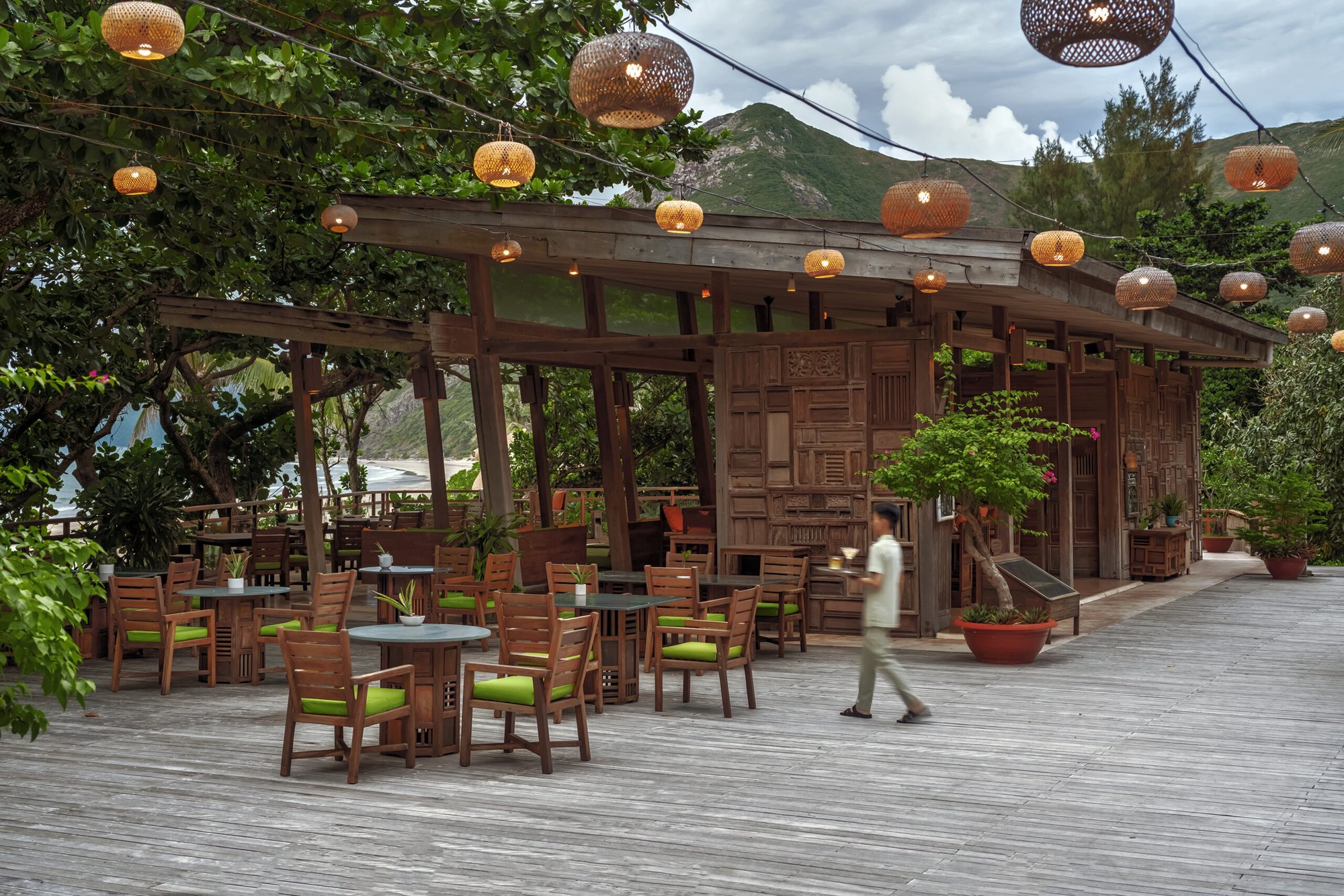 Elephant Bar