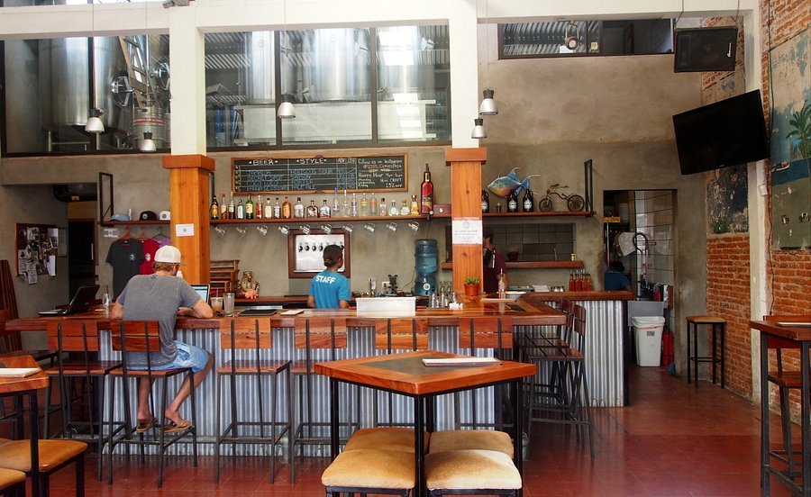 Commodore Bar