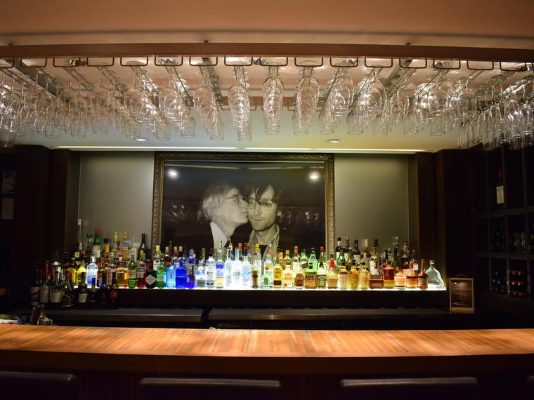 Bar Louis, Milford, United States
