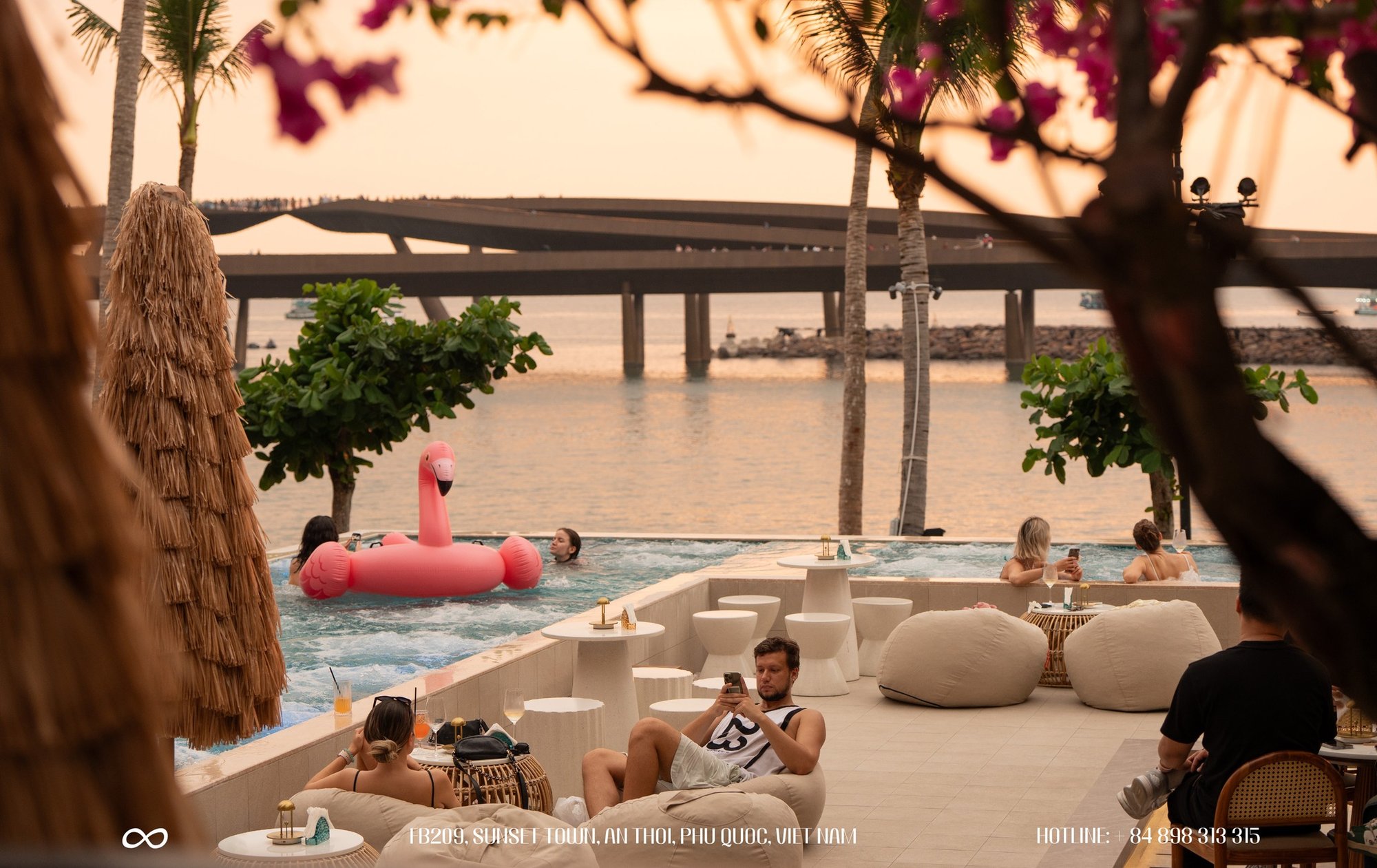 Alumi Events Lounge