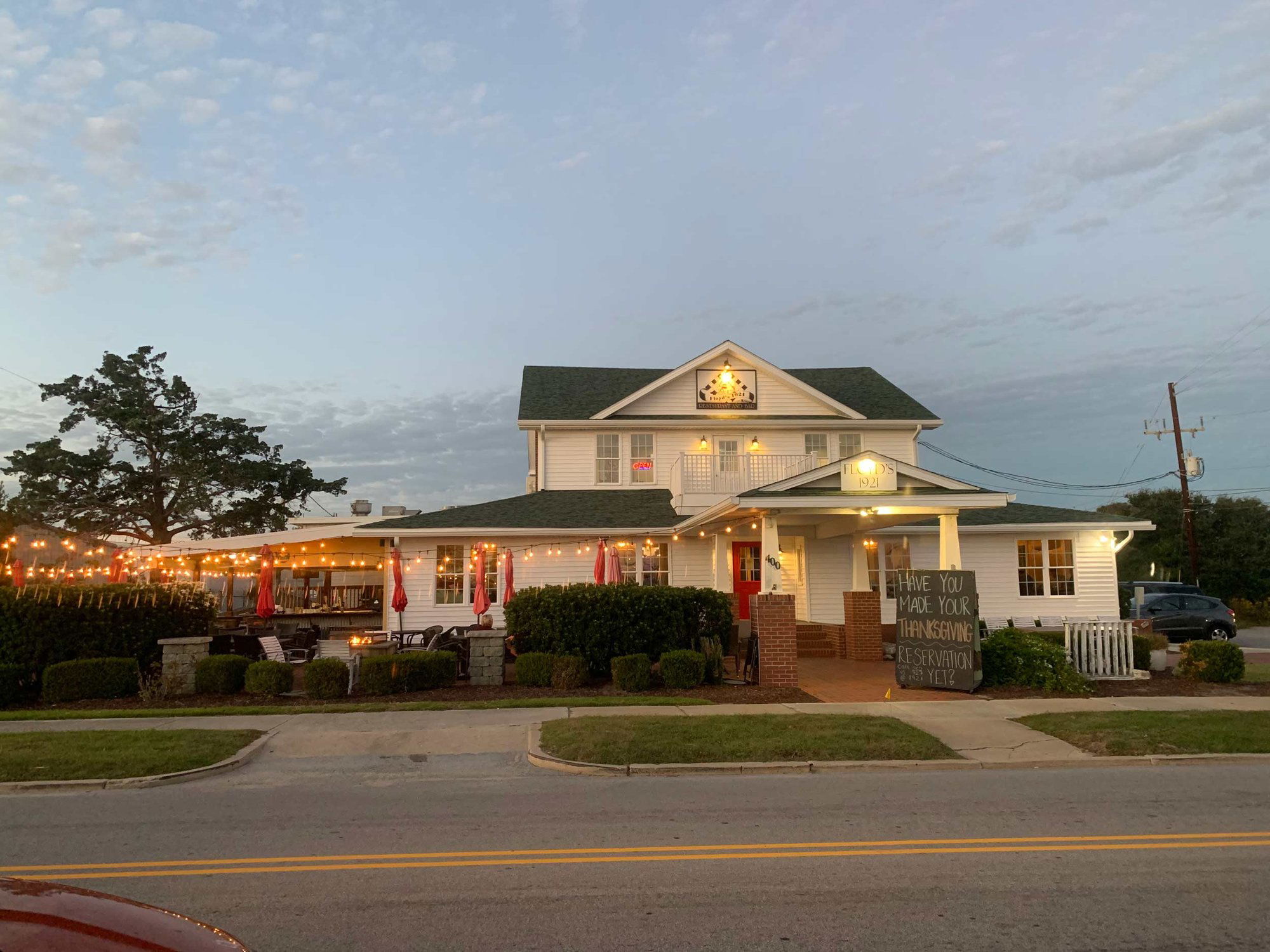 Floyd's 1921 Restaurant Bar & Catering, Bar in Morehead City