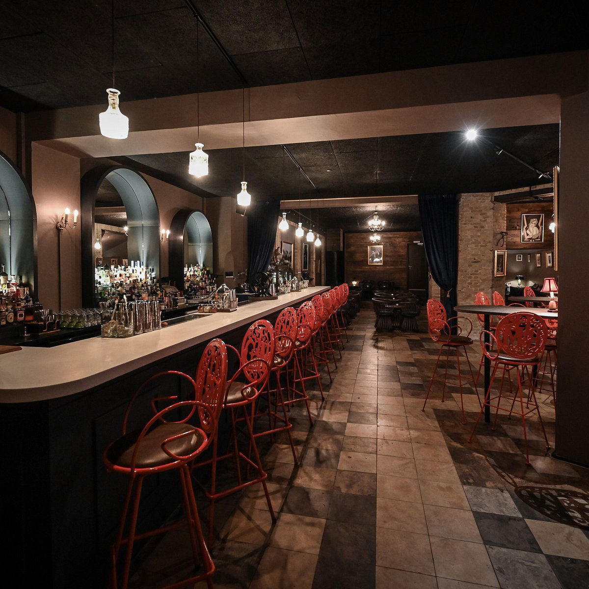 Curfew, Bar in Copenhagen