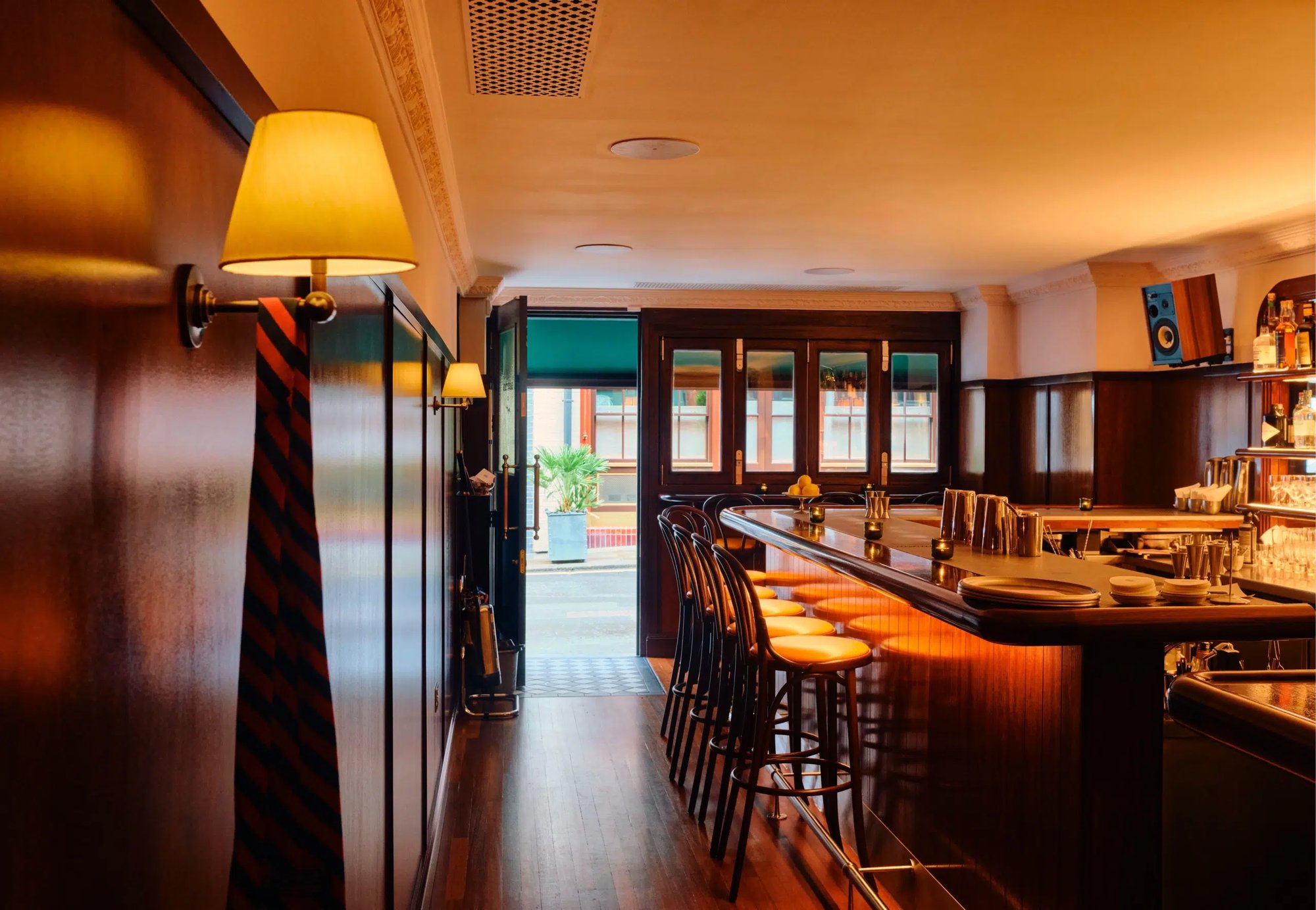 Brutes of Mayfair, Bar in London