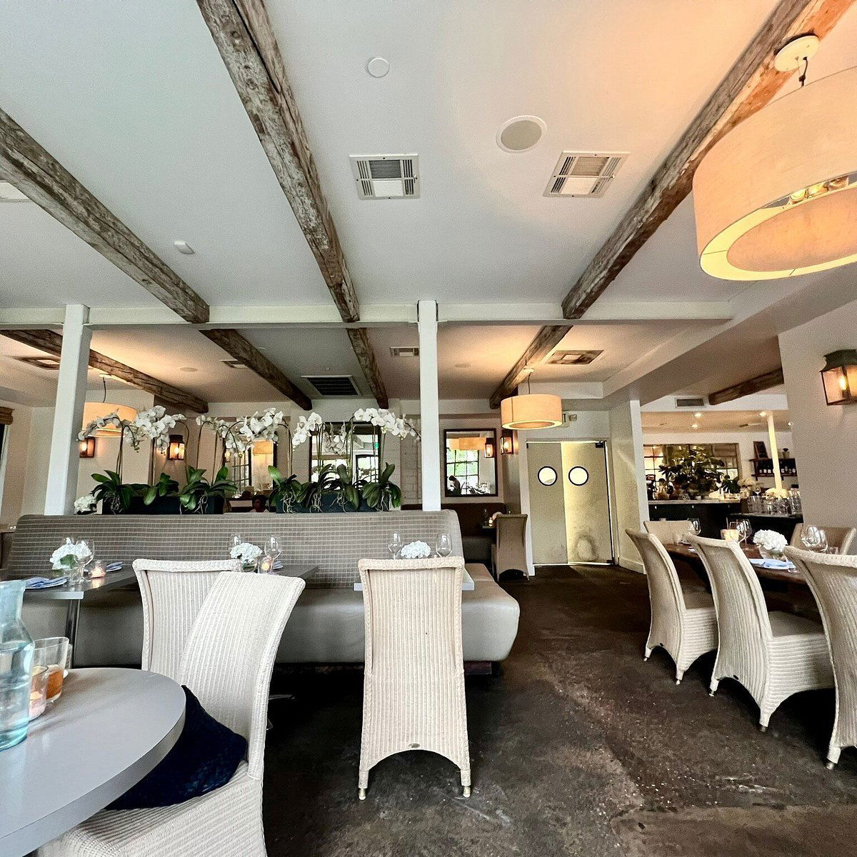 Tiny's No. 5, Bar in West University Place