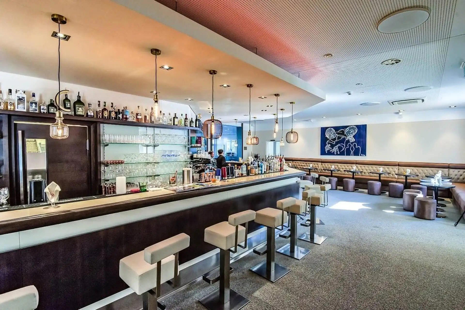 Unüberseebar bar in Neufeld An Der Leitha