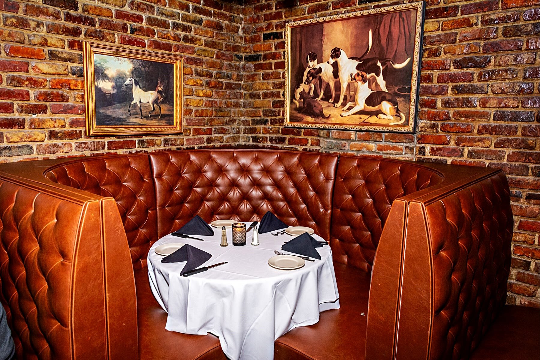 Downtown Grill, Bar in Macon