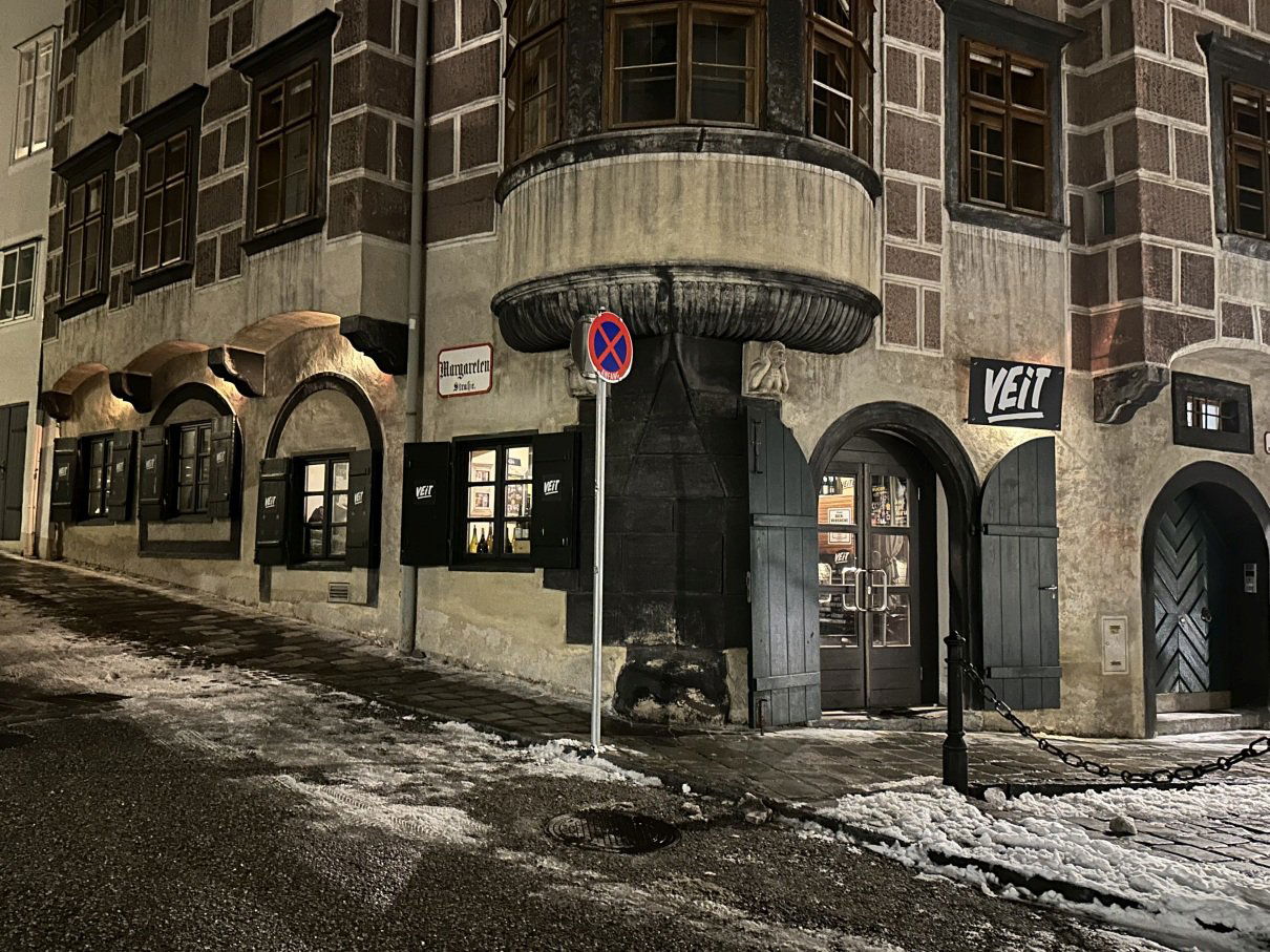 Veit Bar Drinx und Snax, Bar in Krems At The Donau
