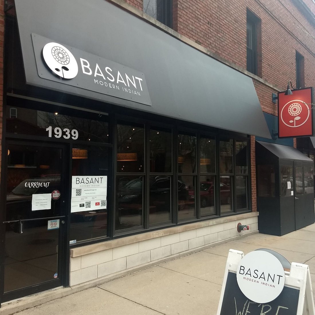 Basant Modern Indian Restaurant bar in Chicago