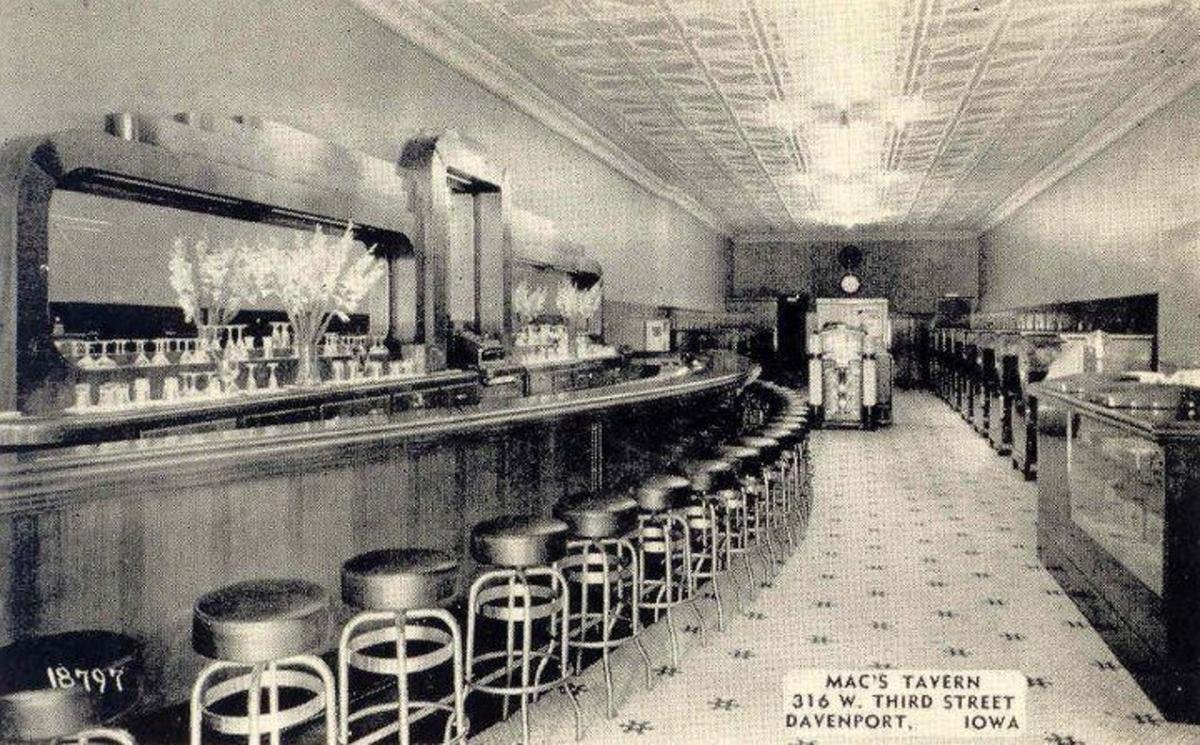 Mac's Tavern