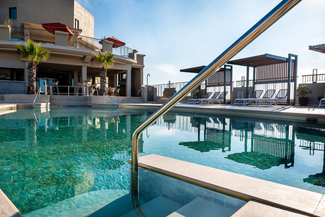 The Sundeck Pool and Bar