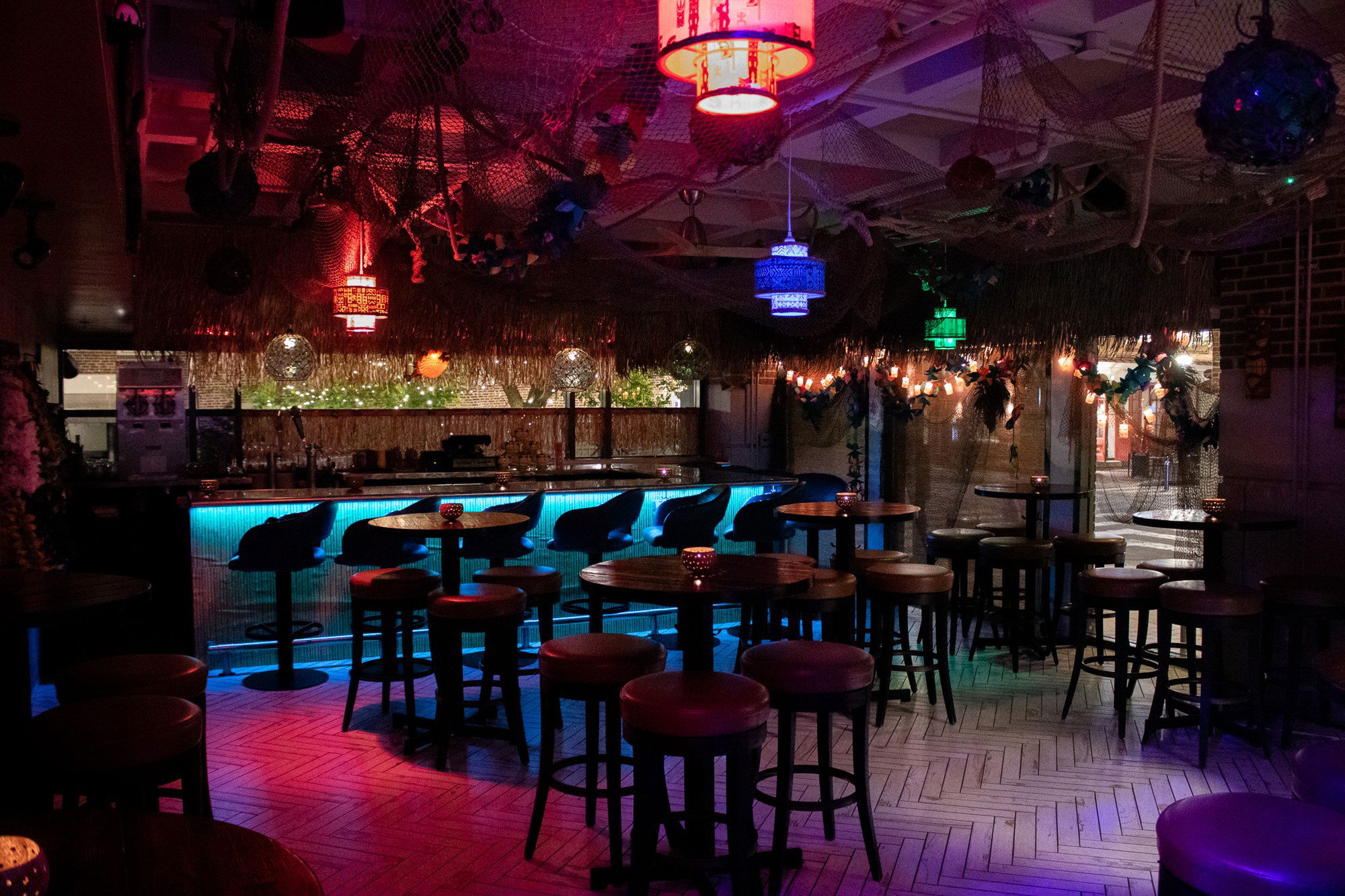 Hi-Tide Tiki Pop-Up Bar, Bar in Alexandria