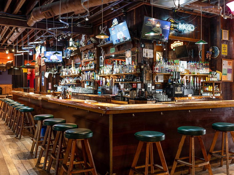 Vinnie's Bar & Grill, Concord, United States