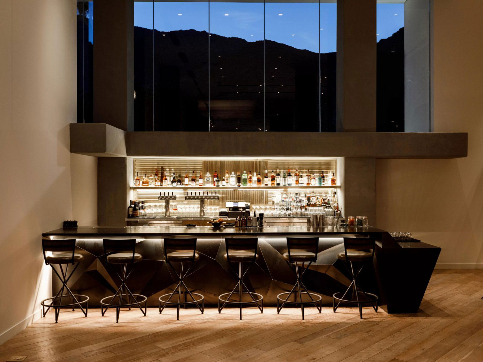 Window Bar, Bar in Palm Springs