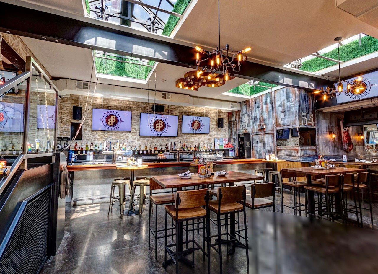 The Broken Barrel Bar bar in Chicago, United States