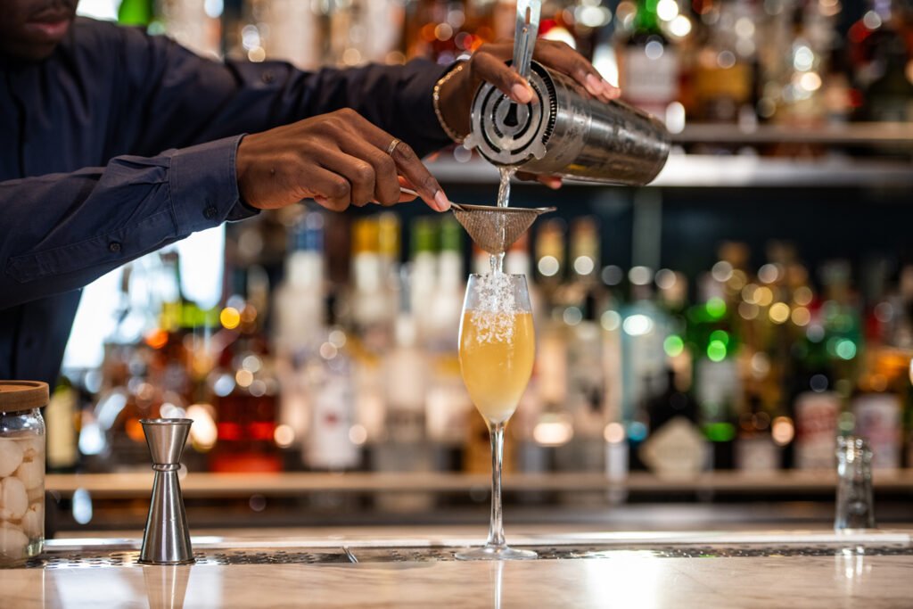 Atria, Bar in Nassau