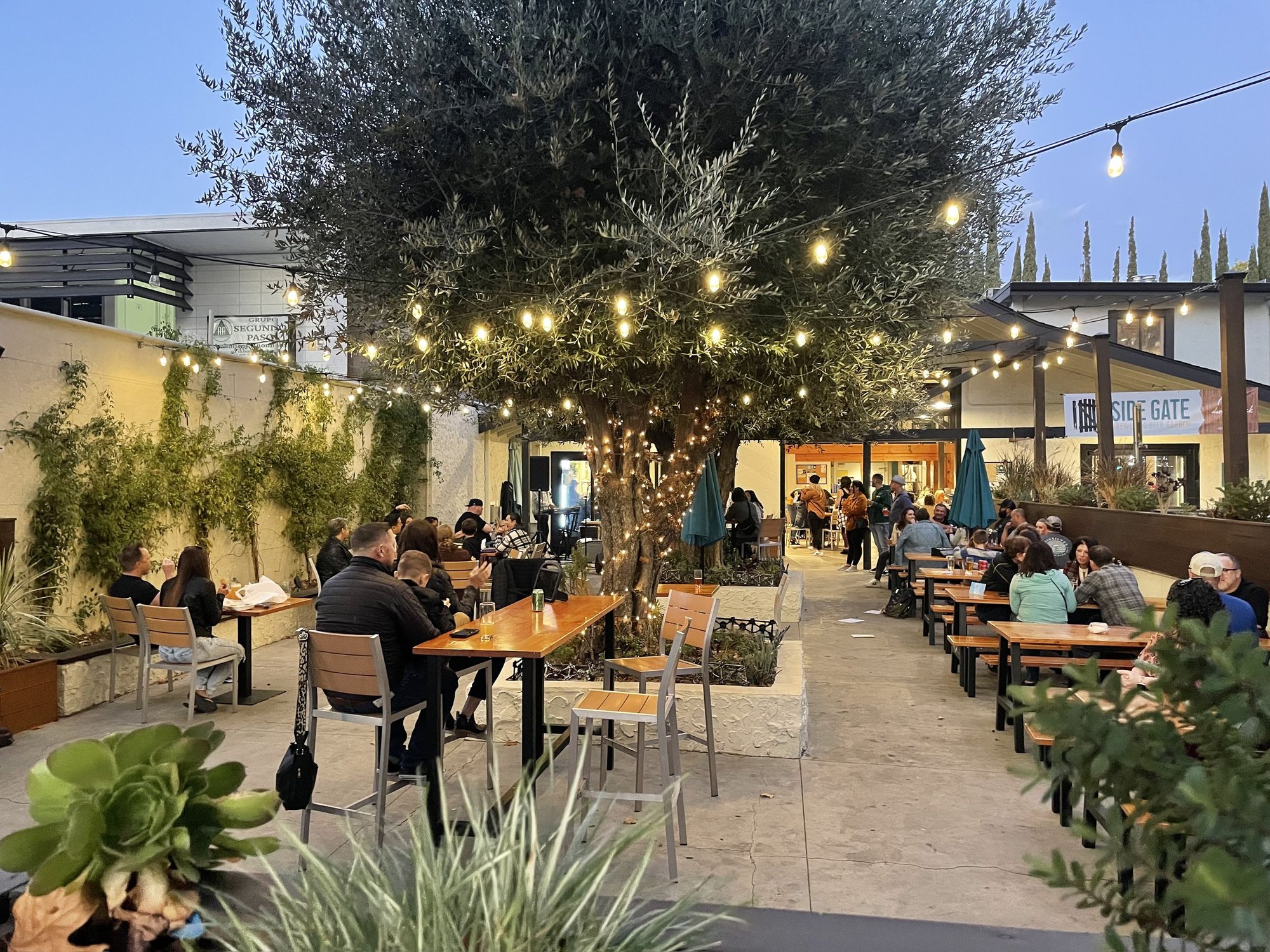 Side Gate Brewery & Beer Garden