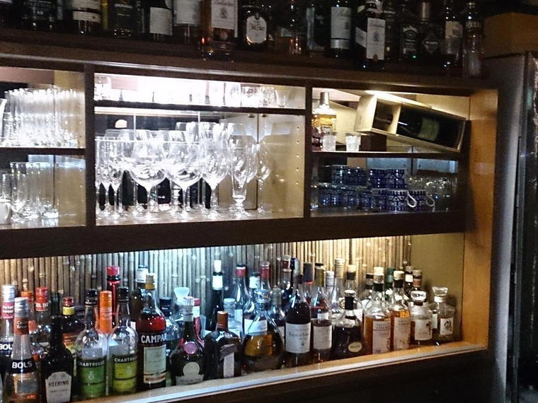 Bar Yamaneko, Yufu, Japan