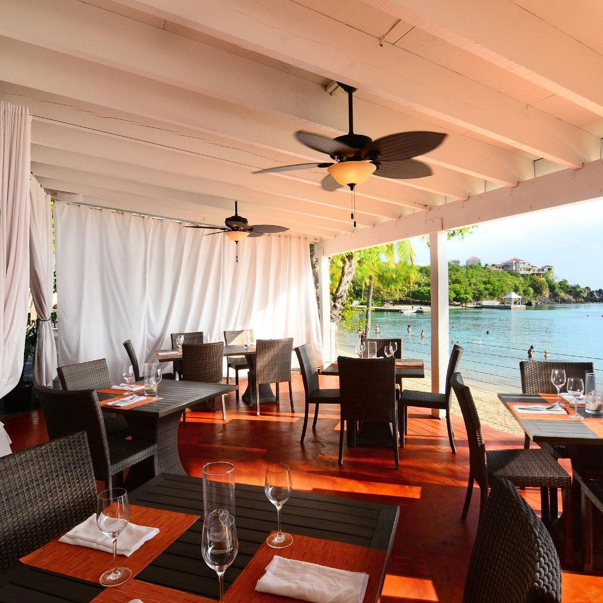 Sunset Grille at Secret Harbour, Bar in St. Thomas