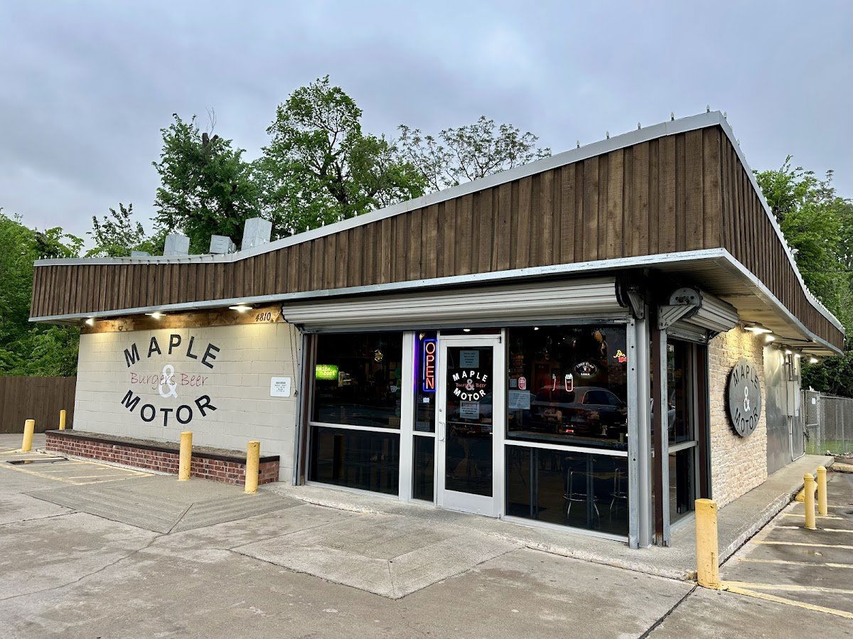 Maple & Motor Burgers & Beer, Bar in Dallas