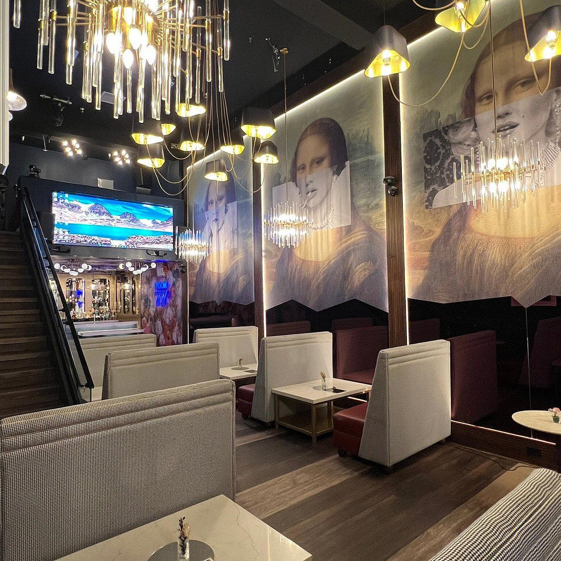 Lobby bar in Riverside