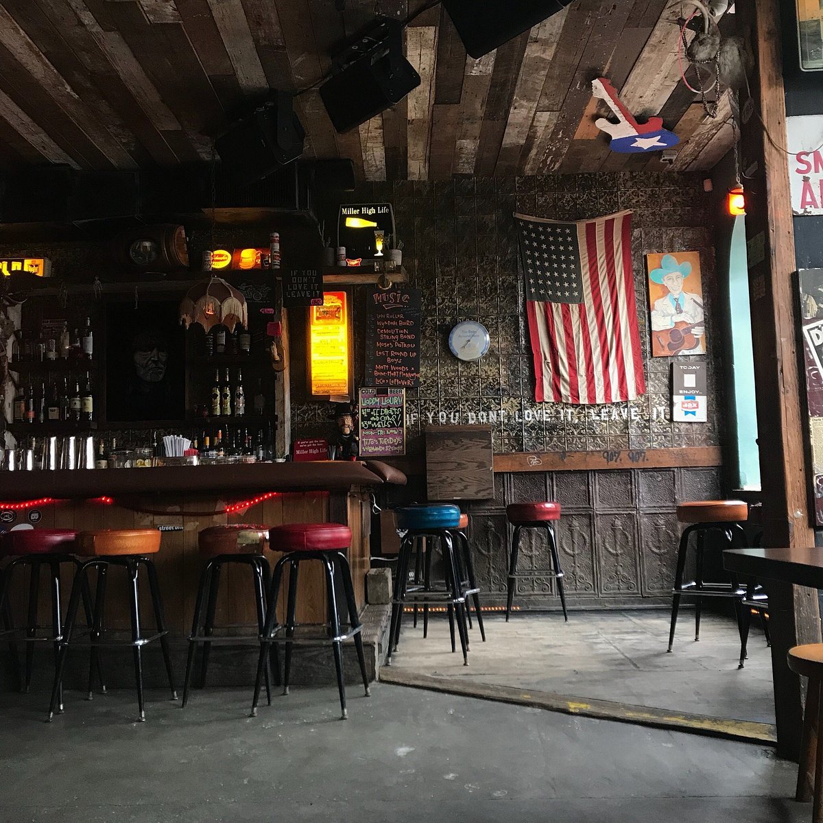 Skinny Dennis bar in New York City, United States