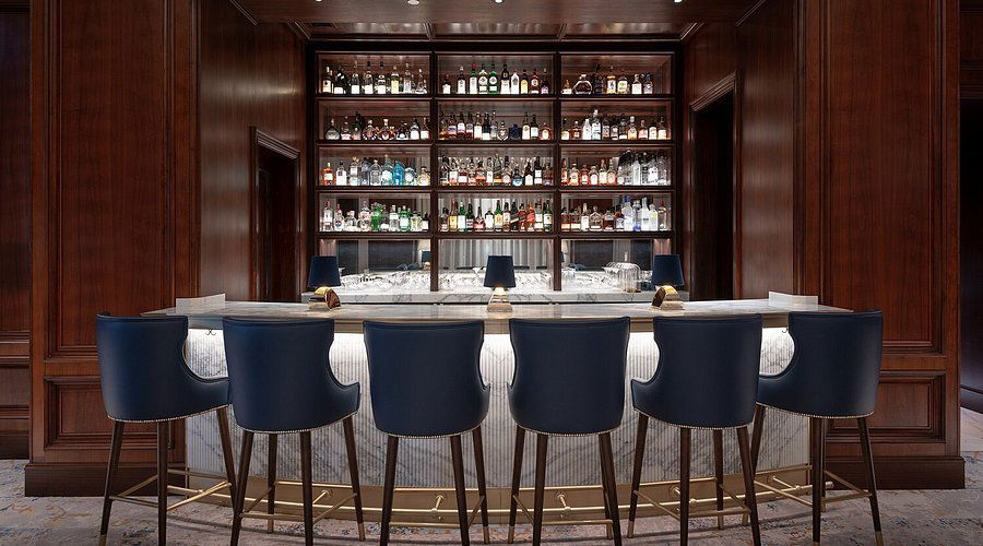 Library Lounge, Bar in Doha