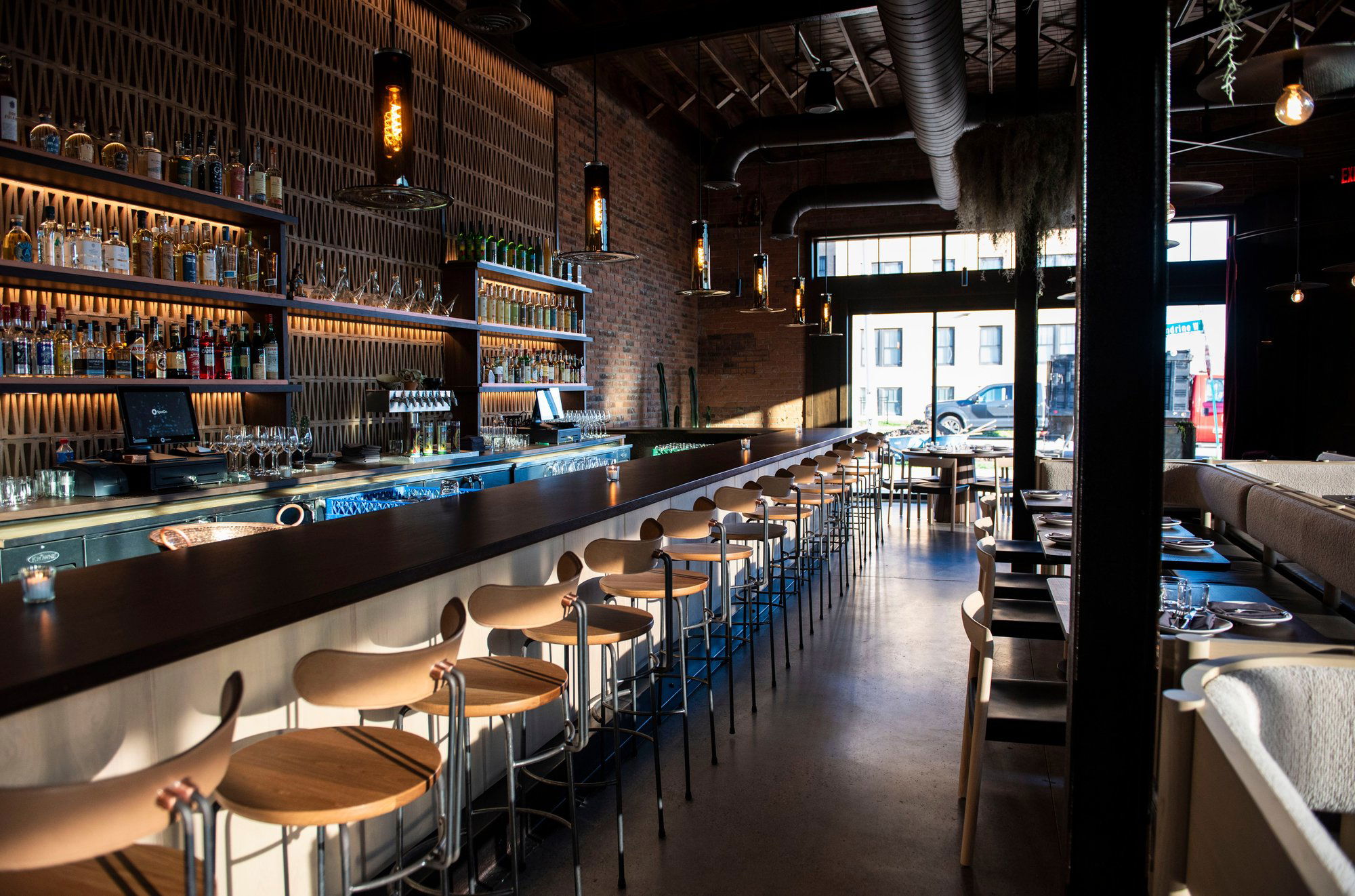 Vecino, Bar in Detroit