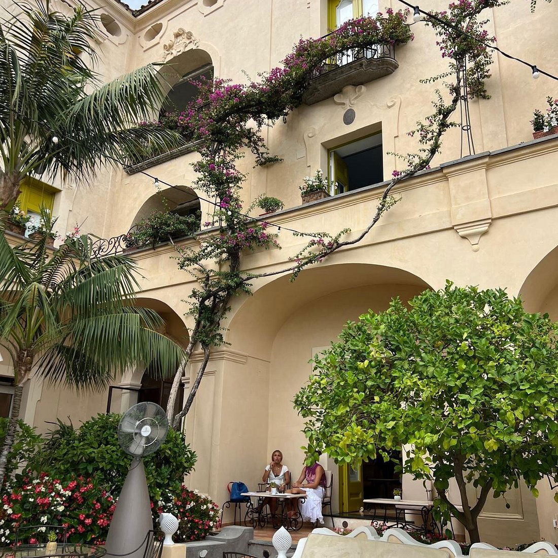Le Petit Murat, Bar in Positano