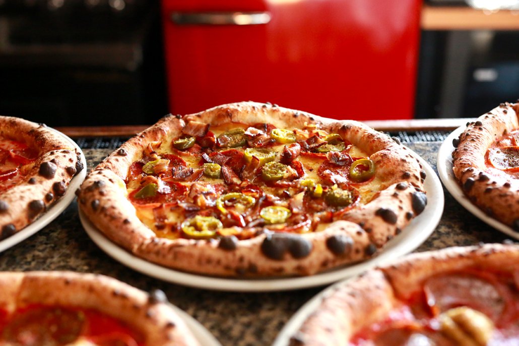 Pizzeoli Wood Fired Pizza, Bar in St Louis