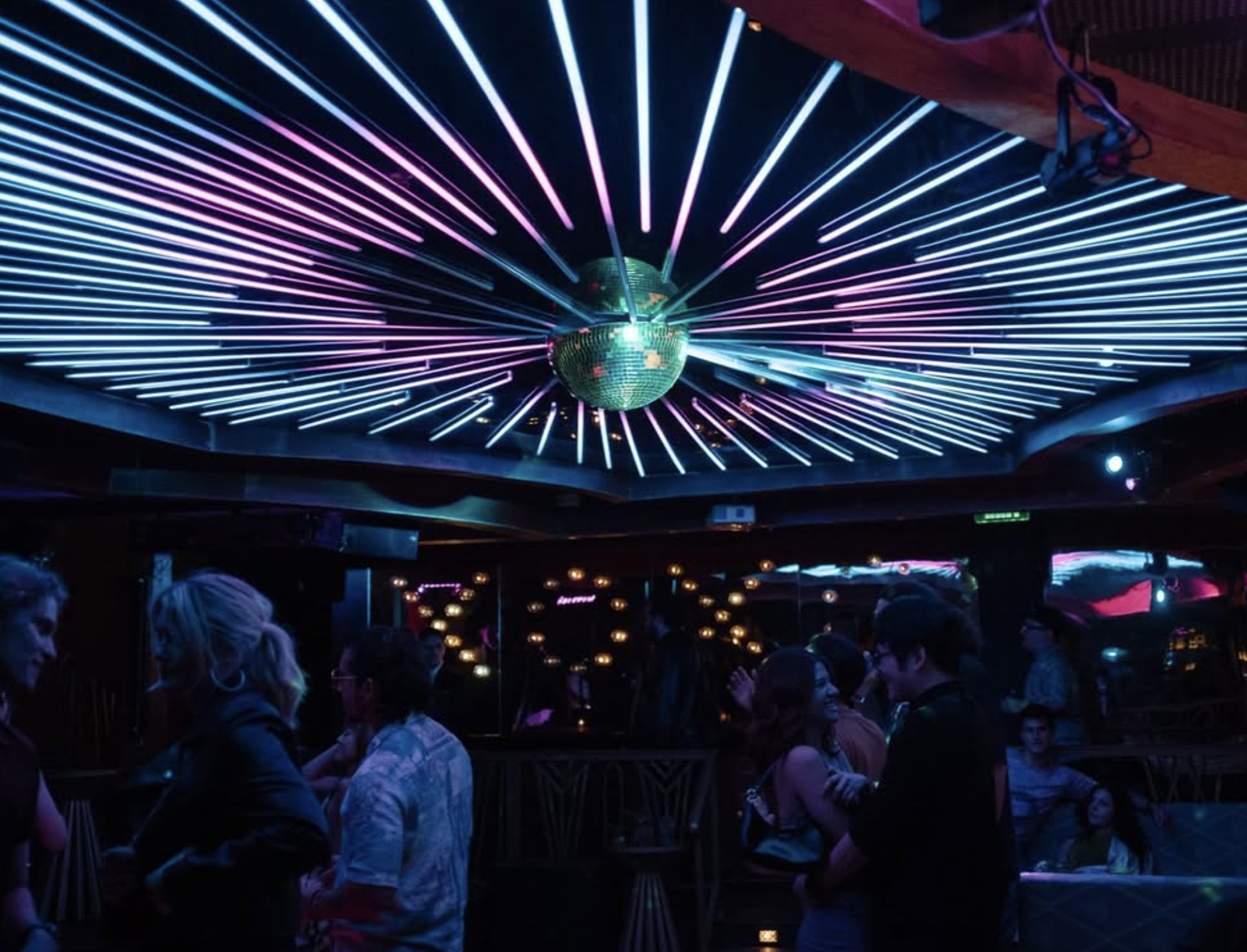 Kiss Kiss Bang Bang, Bar in Los Angeles