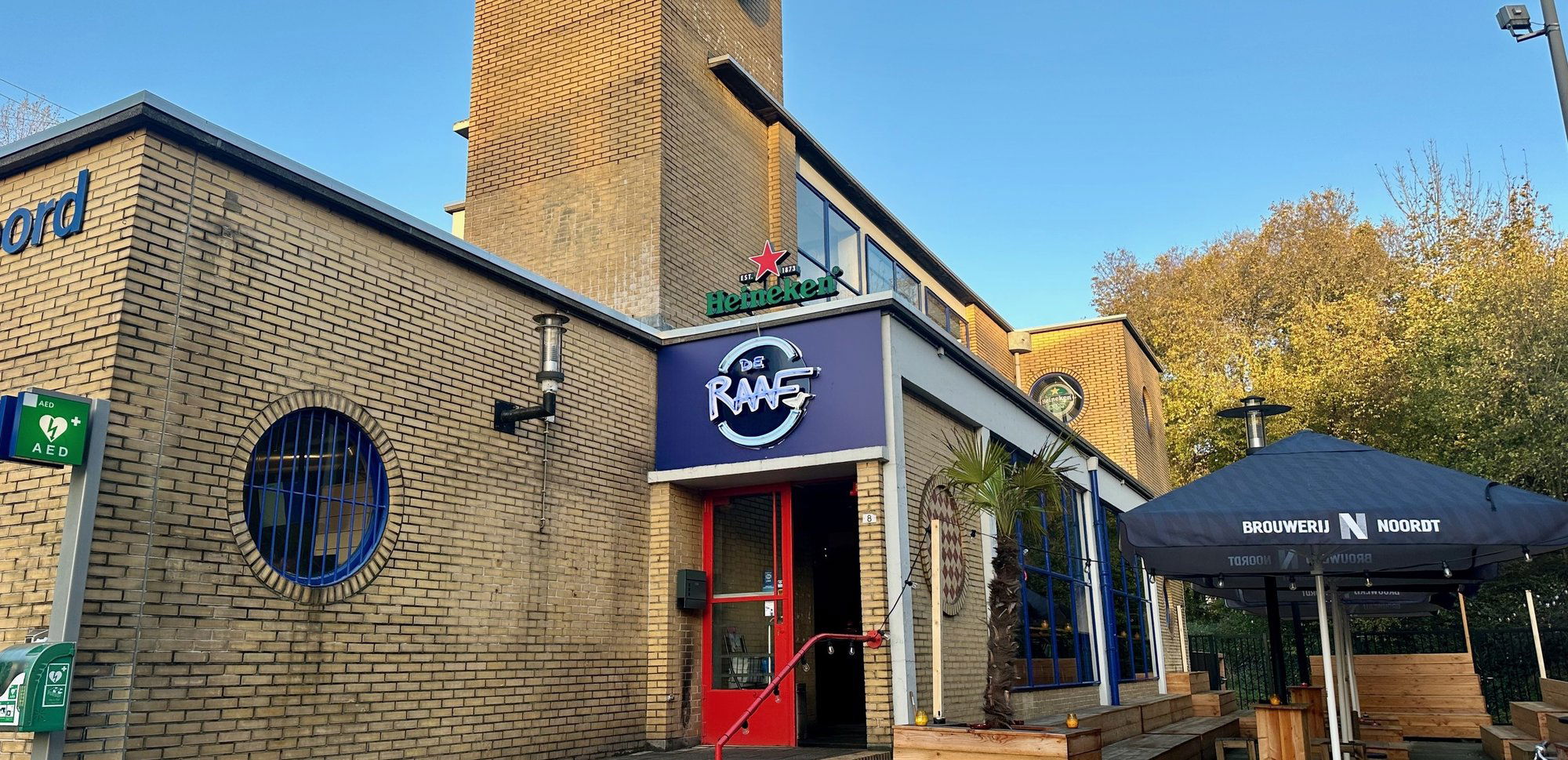 RAAF Rotterdam, Bar in Rotterdam