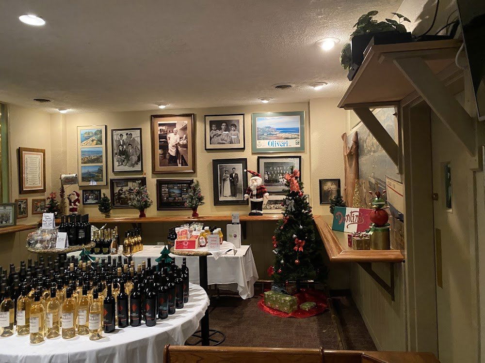 Dontino's La Vita Gardens, Bar in Akron