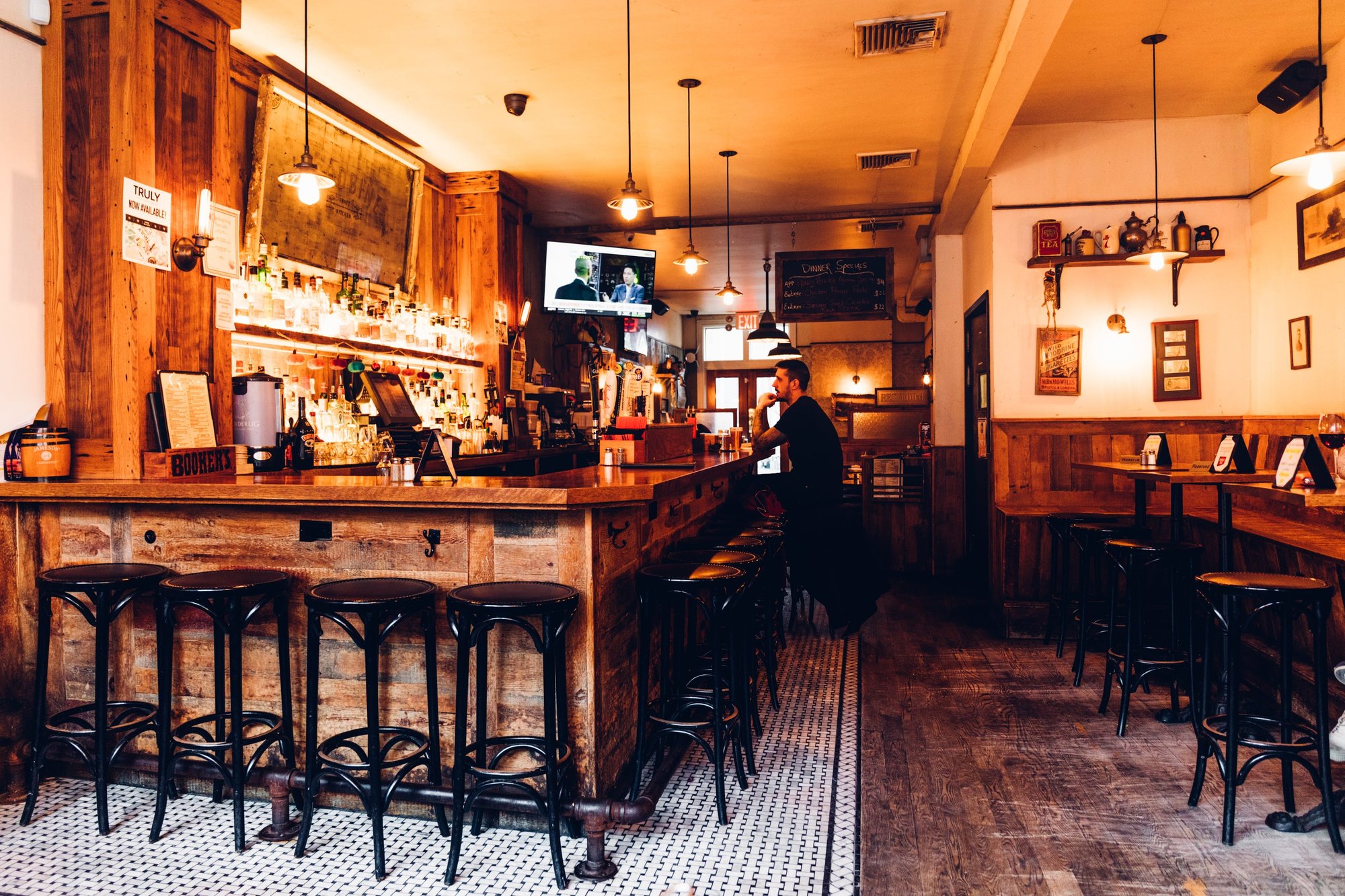 Woodbines, Bar in New York City