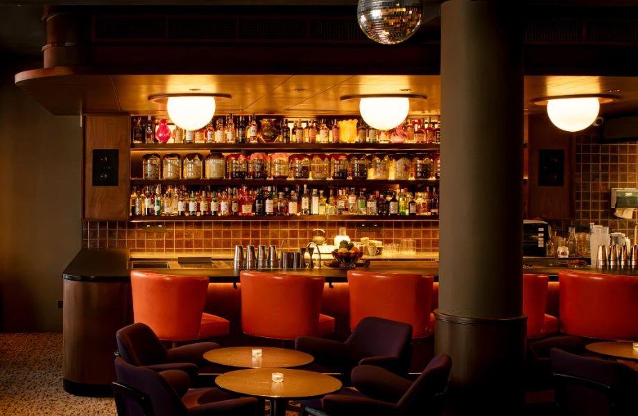 Funkytown, Bar in Bangkok