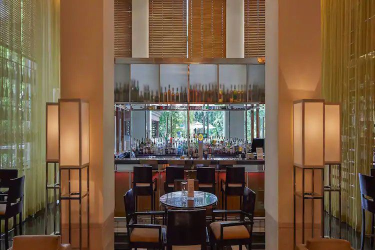 Six Degrees, Bar in Mumbai