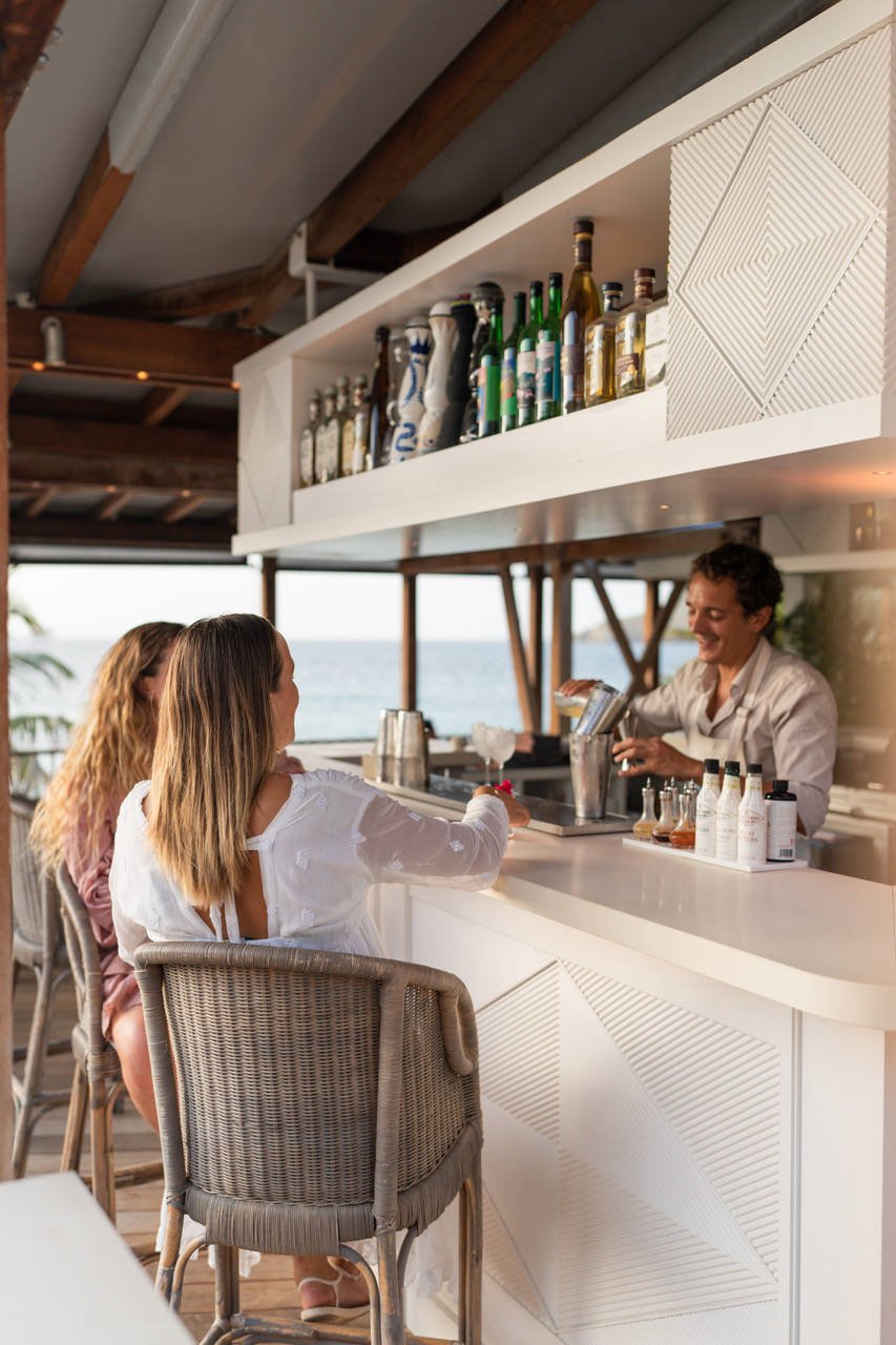 White Bar