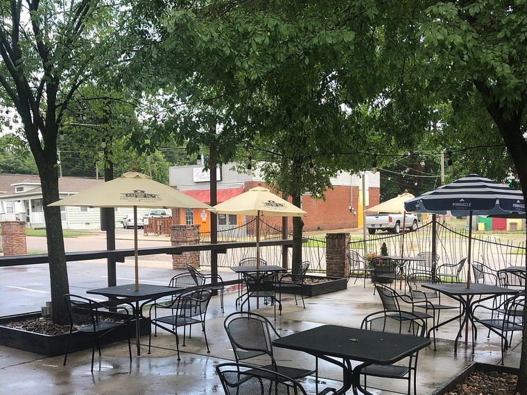 Central Flats and Taps, Knoxville, United States