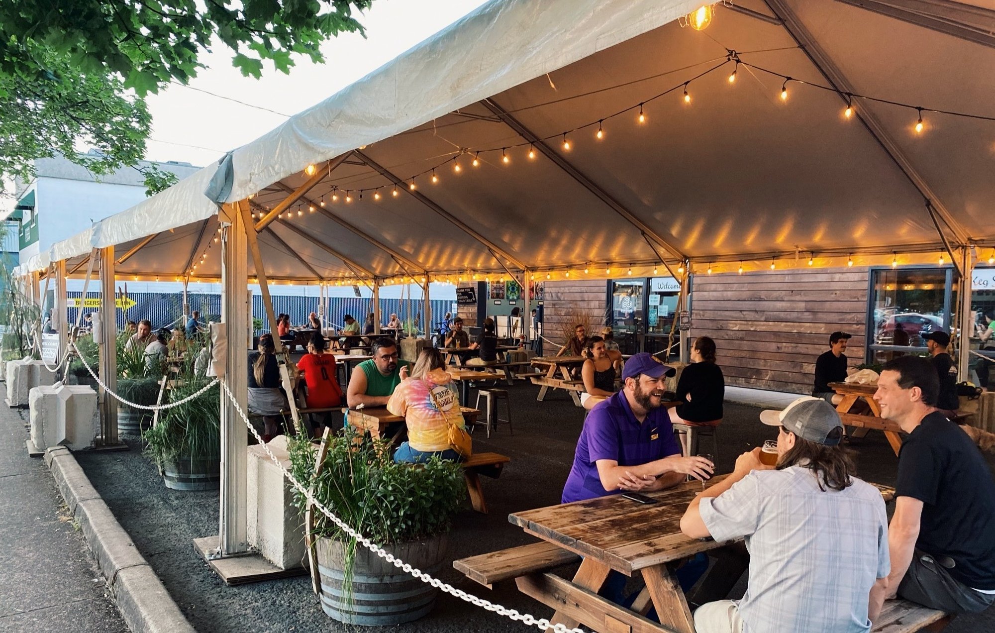 Oakshire Public House bar in Eugene