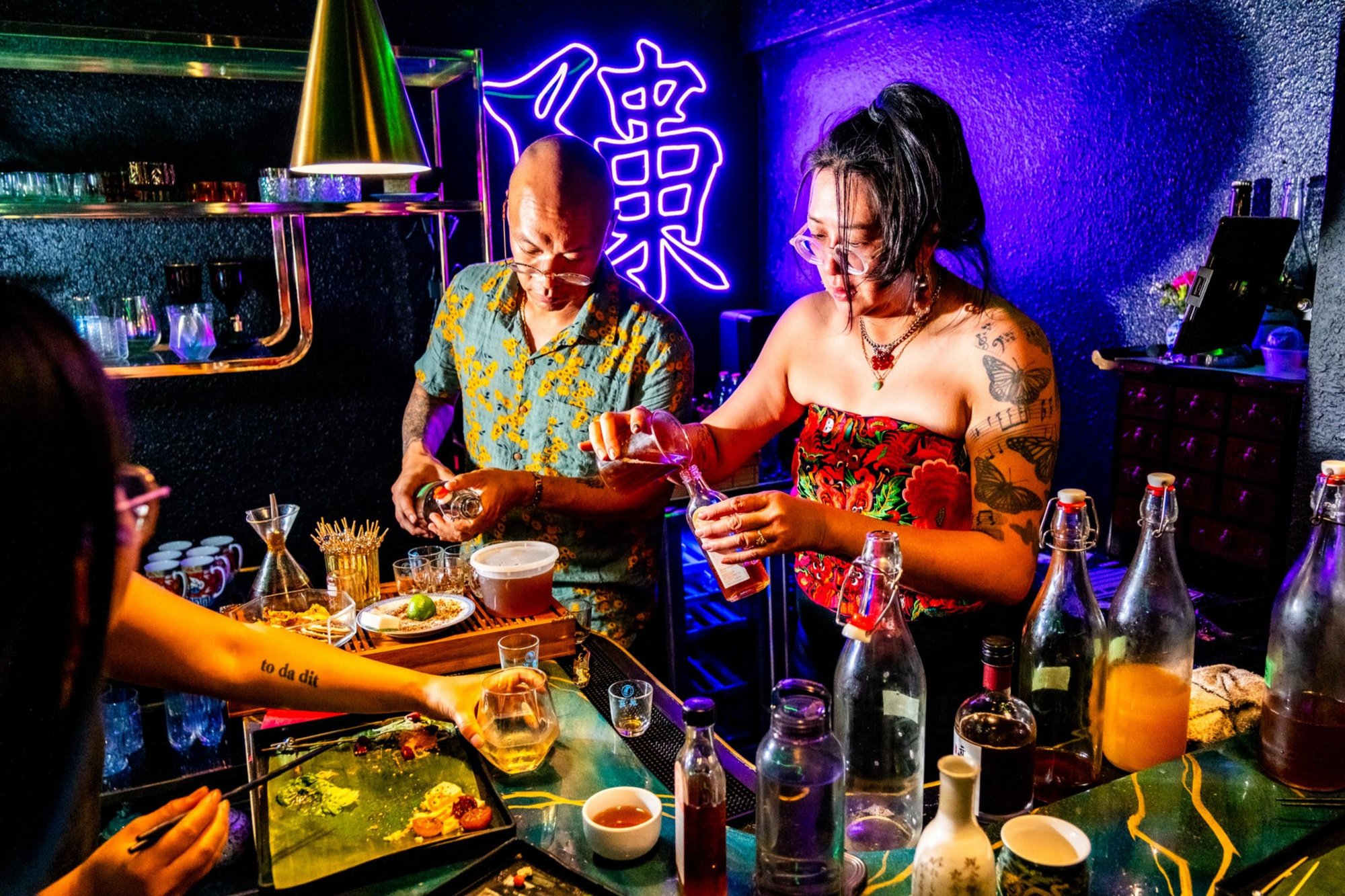 13 Orphans bar in Oakland, United States