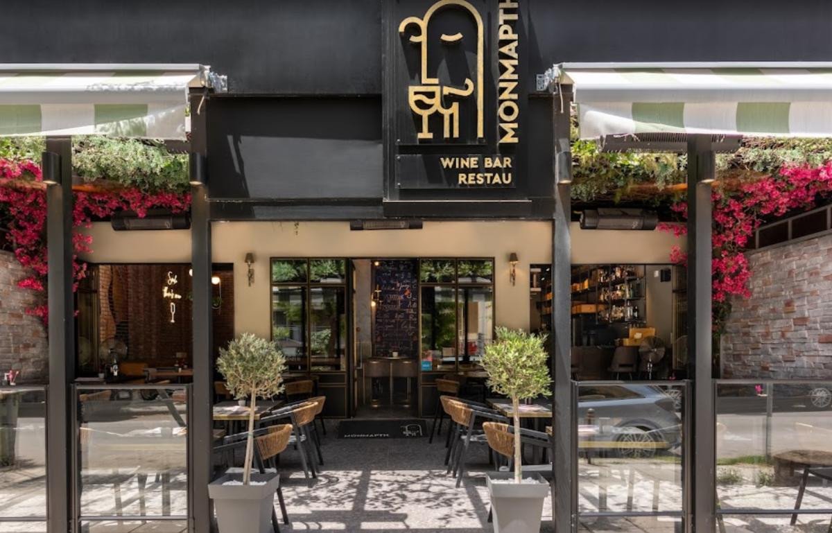 Monmarti Wine Bar bar in Thessaloniki, Greece