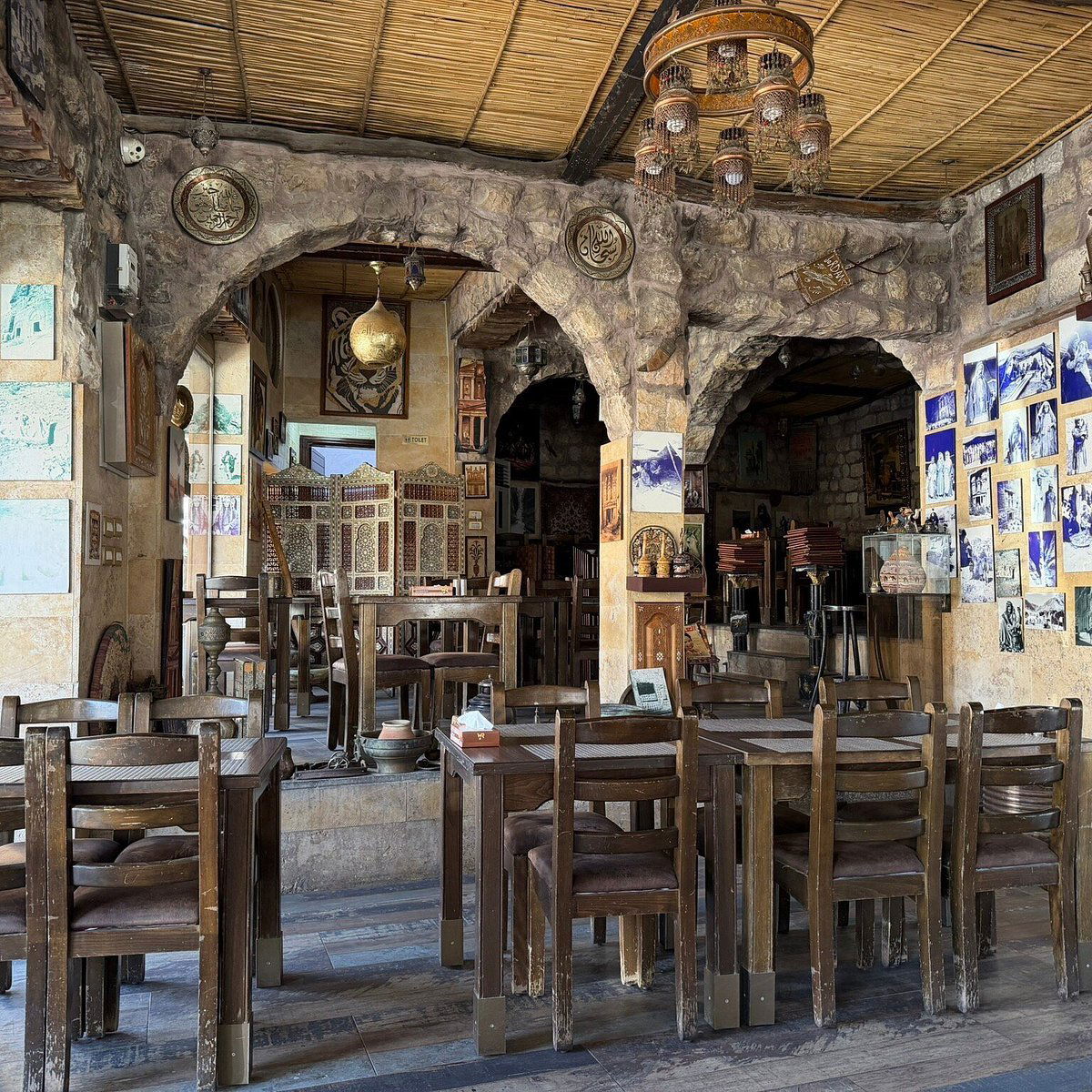 Al Wadi, Bar in Sweimeh