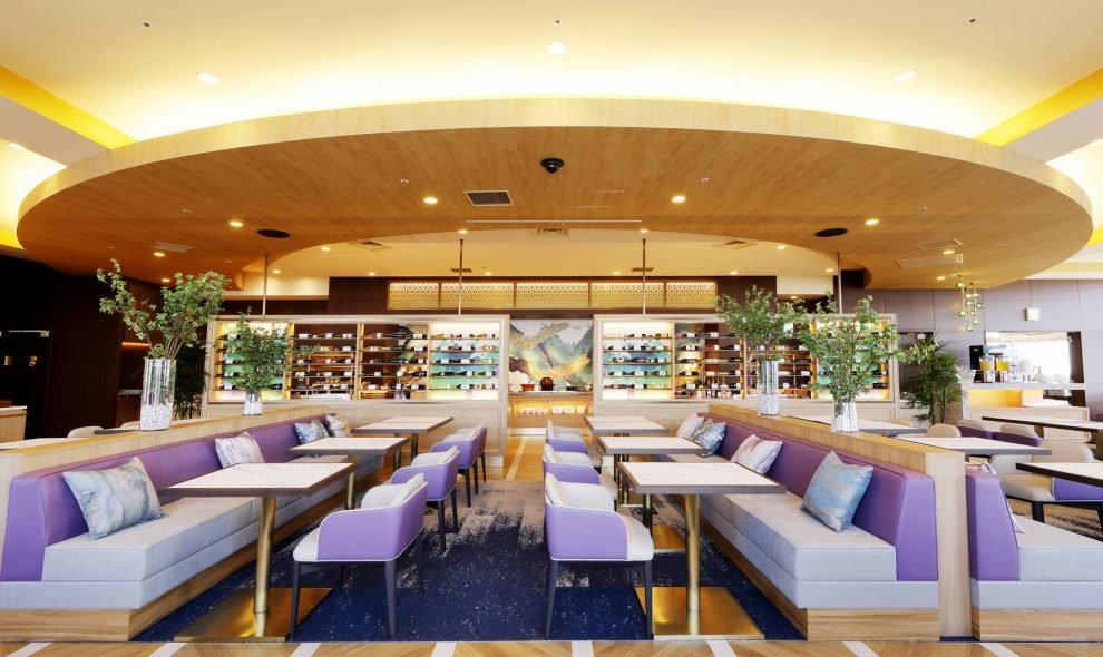 JR Tower Hotel Nikko Sapporo bar in Sapporo Shi, Japan