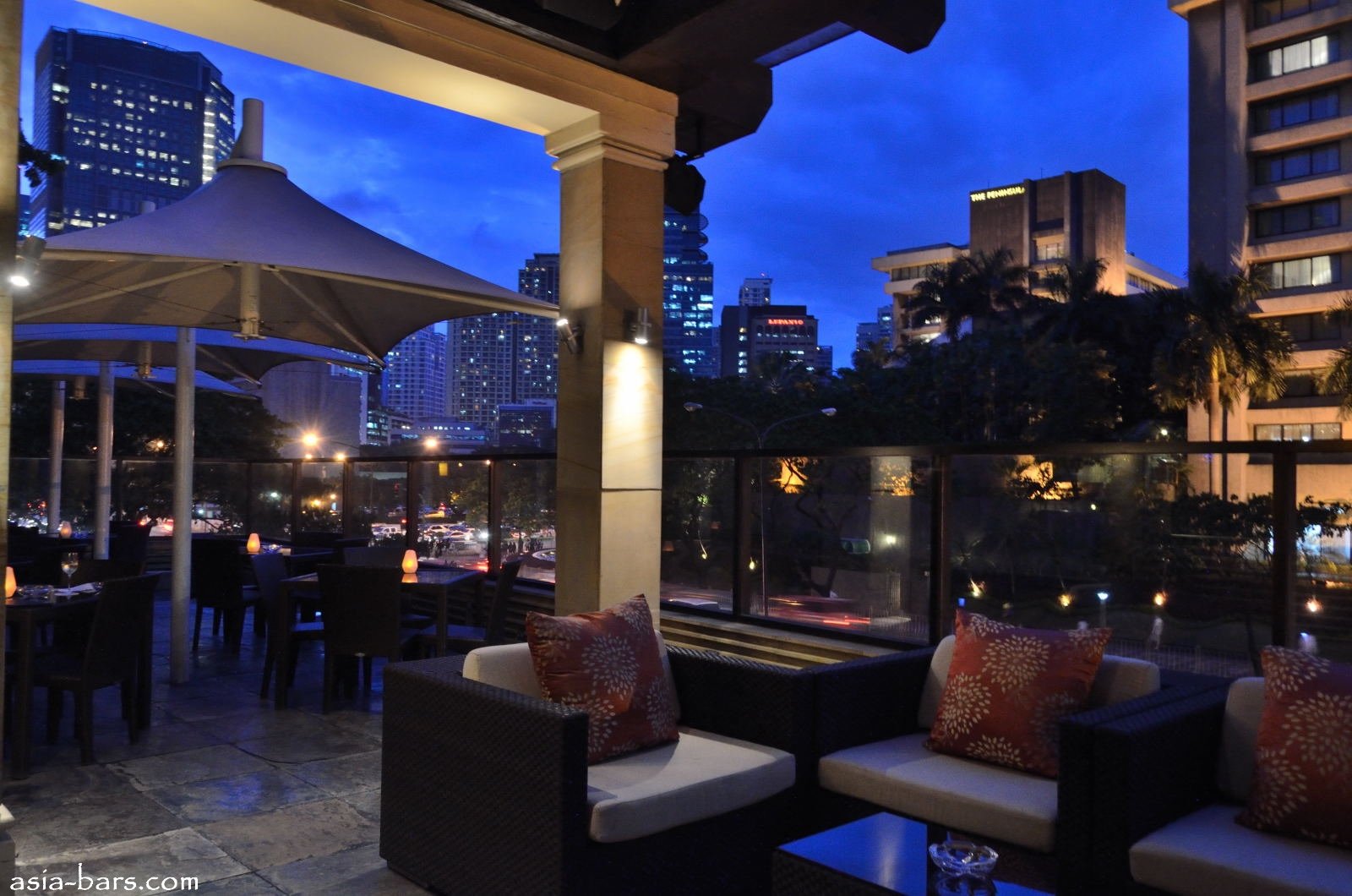 Makati Shangri-La bar in Makati, Philippines