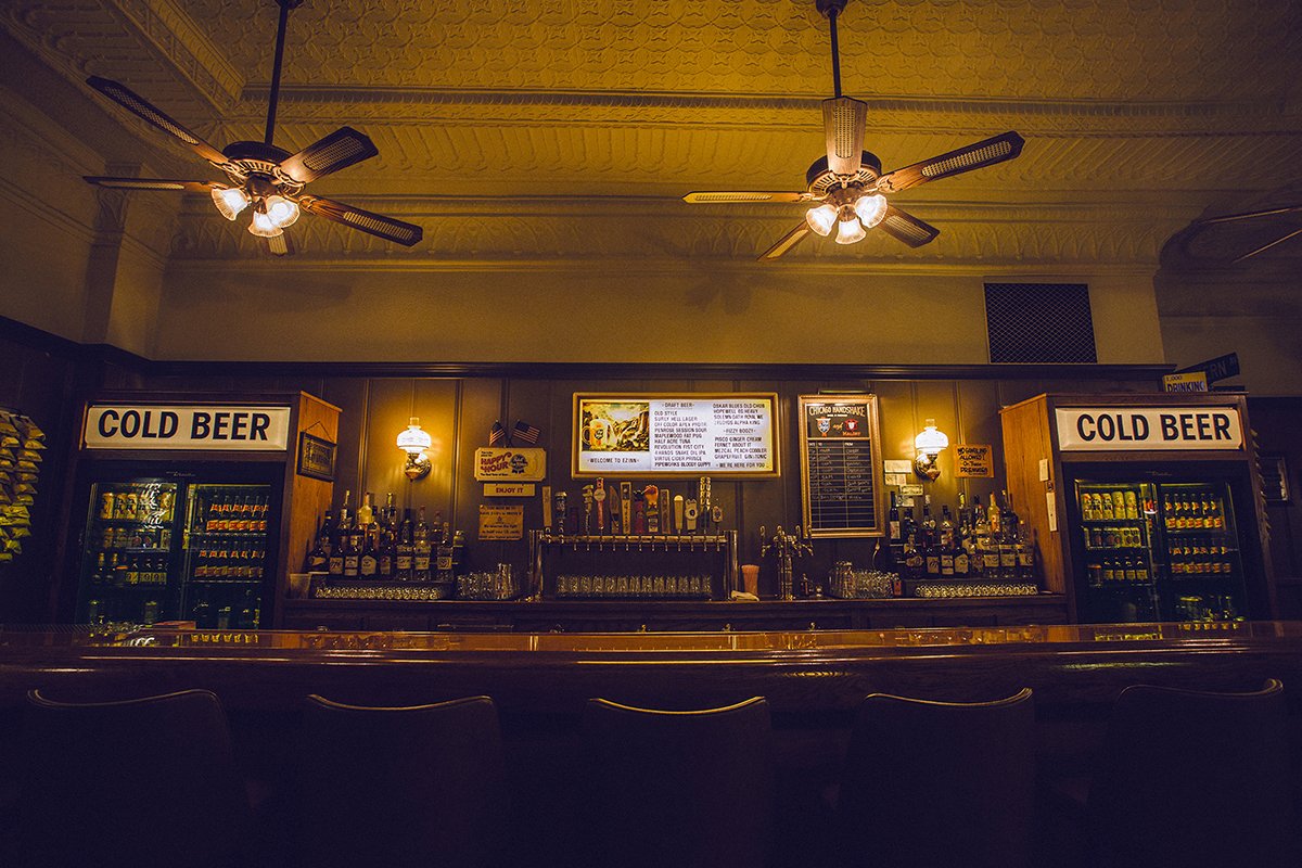 EZ Inn bar in Chicago, United States