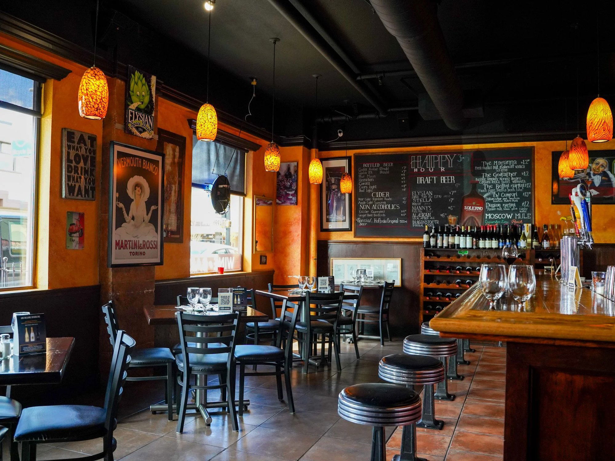 Marianna Ristorante, Bar in Renton